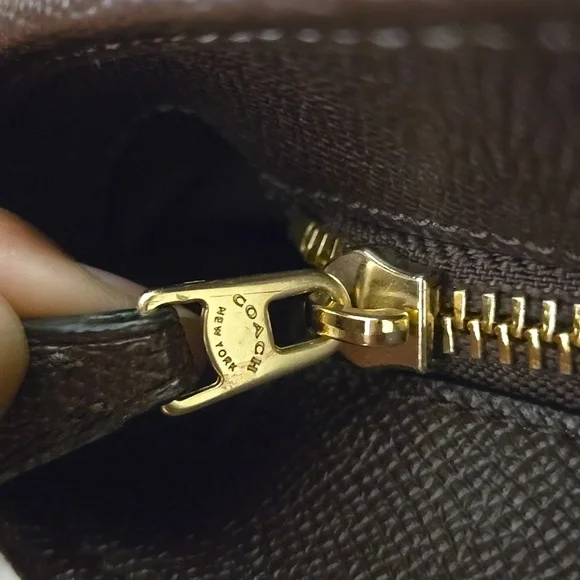 Coach Oxblood Crossgrain Leather Small Tote 9x8x3.5 Burgundy Gold - Picture 8 of 8